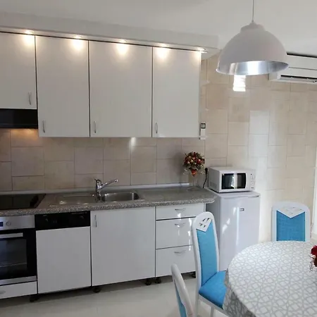 Paola Apartment *